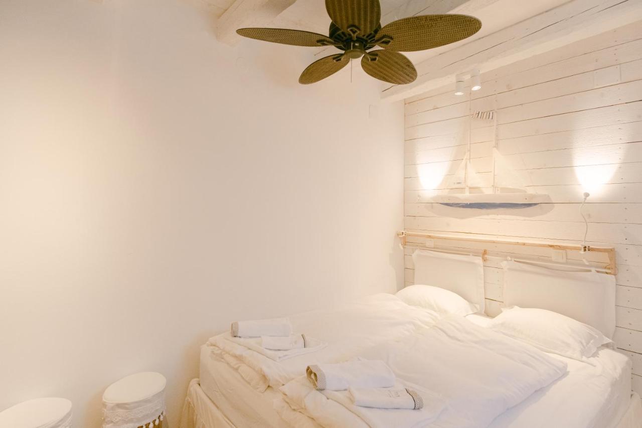 Romantic Stone House Double Room Kornic Exterior photo